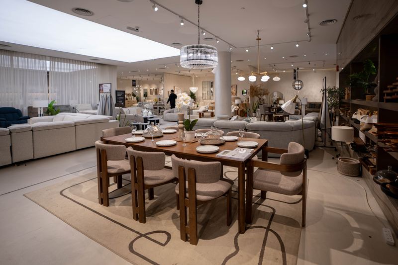 Dining room in a furniture showroom