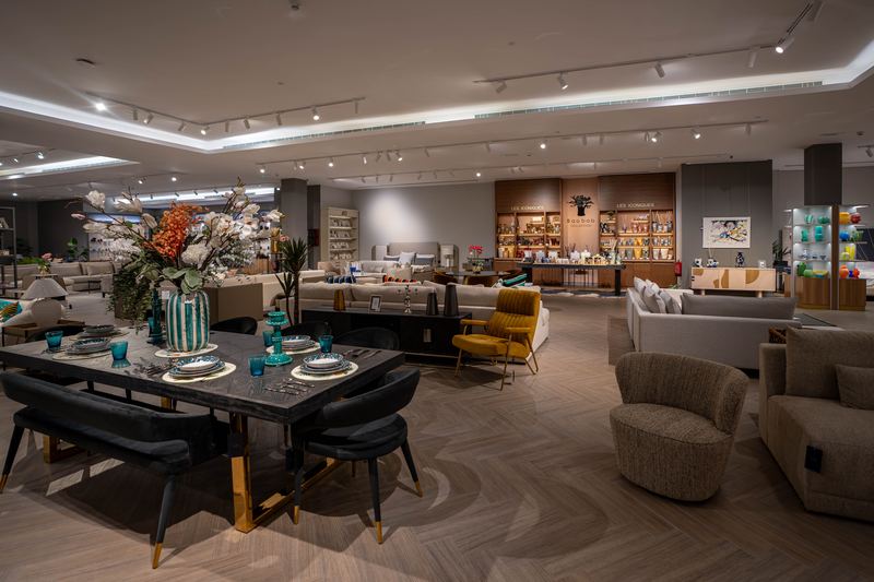 Dining room in a furniture showroom